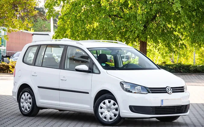 samochody osobowe Volkswagen Touran cena 32900 przebieg: 204000, rok produkcji 2013 z Dobra